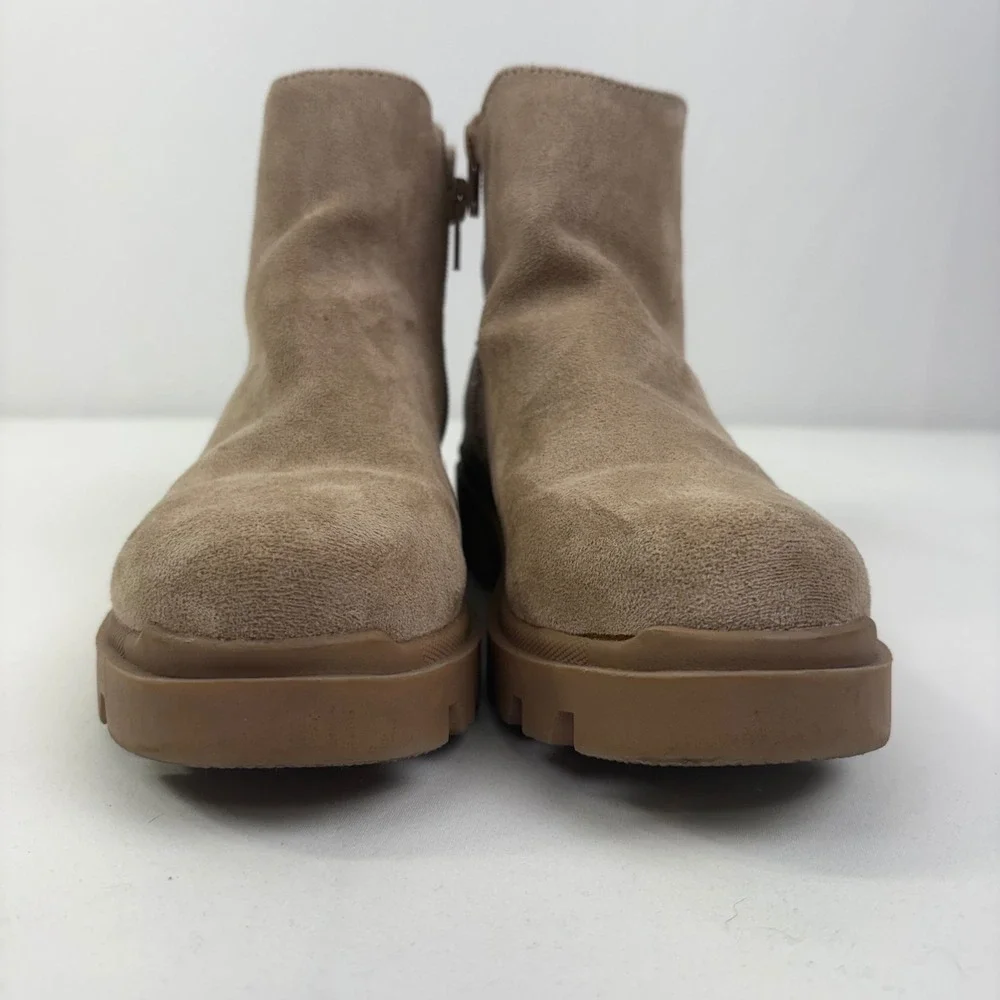 Madden Girl Kids Tan Suede Lug Sole Chelsea Ankle Boots Size 2